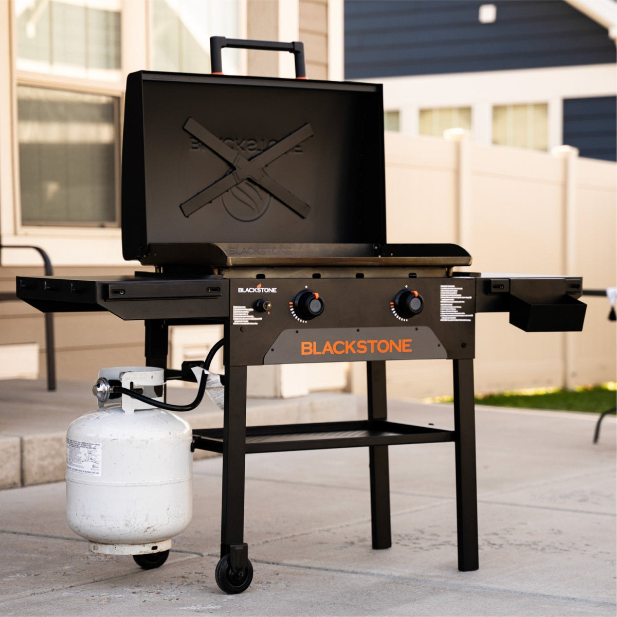 Blackstone 28-Inch Griddle with Hood - 2287