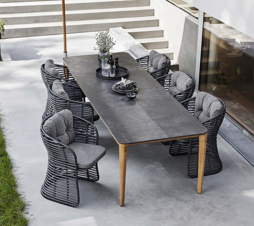 https://cdn.shopify.com/s/files/1/0495/7500/2280/files/Basket_chair_aspect_table_classic_parasol_212.jpg?v=1749092622