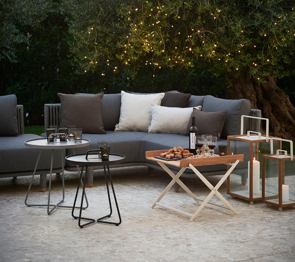 https://cdn.shopify.com/s/files/1/0580/8072/3044/files/Cane-line-Moments-Sofa-Corner-Module-5.jpg?v=1746017404