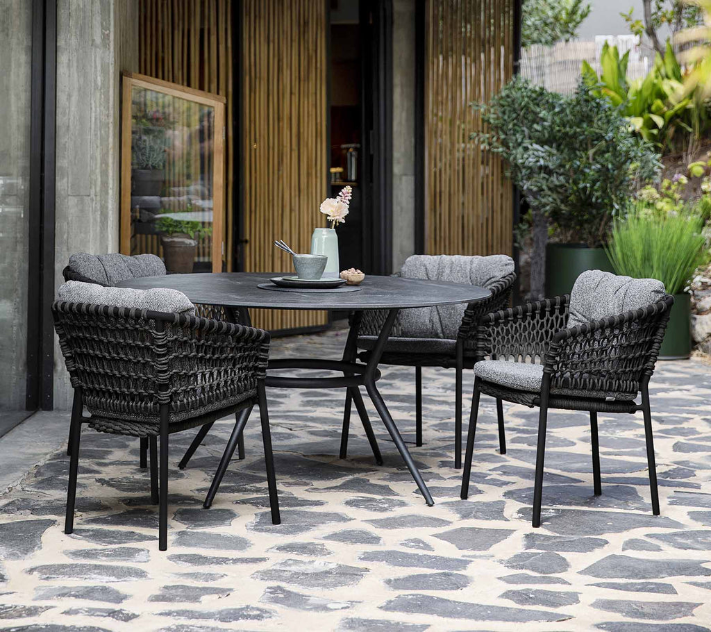 https://cdn.shopify.com/s/files/1/0580/8072/3044/files/Cane-line-Ocean-Chair-14.jpg?v=1746076302