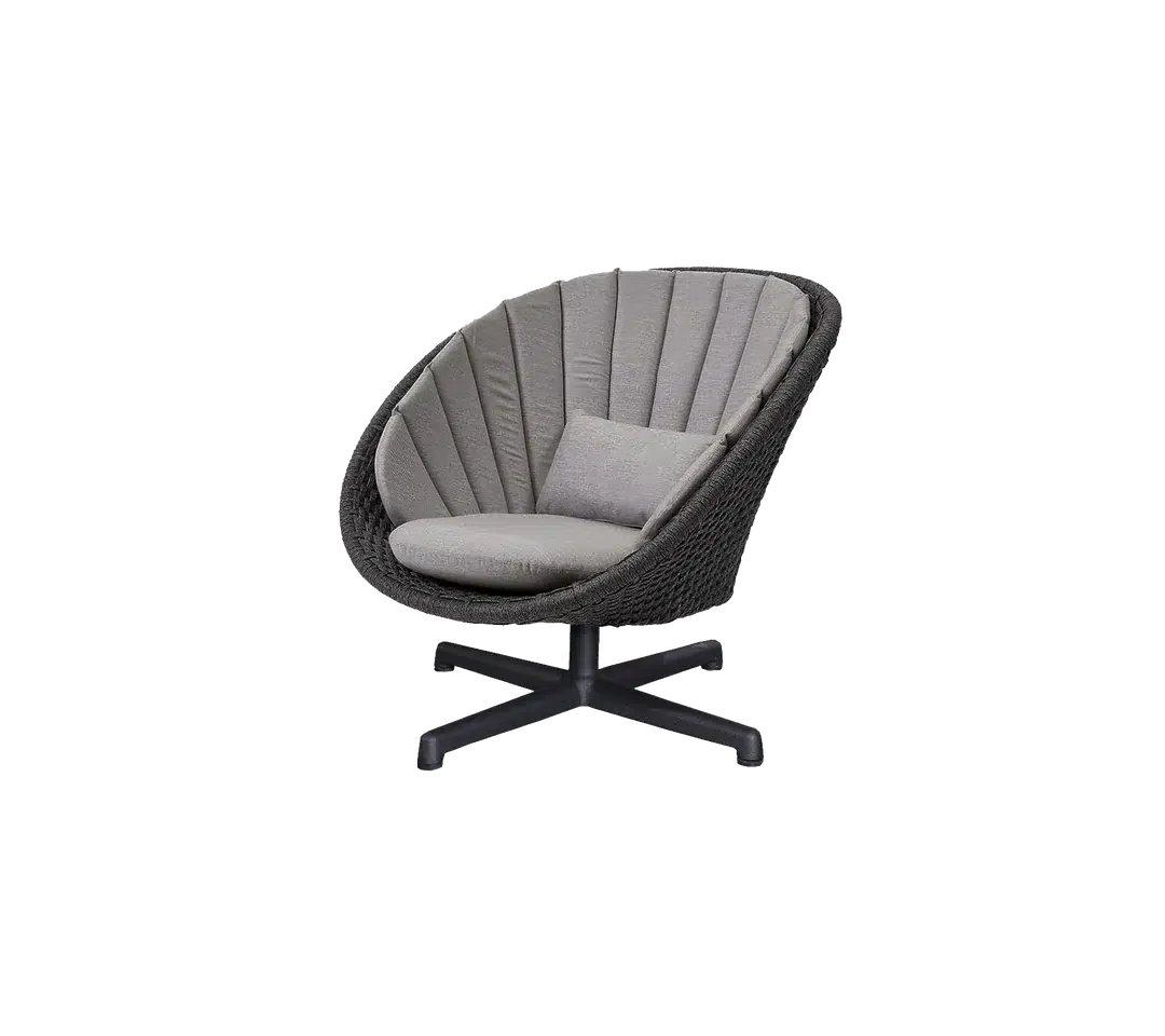 https://cdn.shopify.com/s/files/1/0580/8072/3044/files/Cane-line-Peacock-Lounge-Chair-with-Swivel-9.webp?v=1746015040