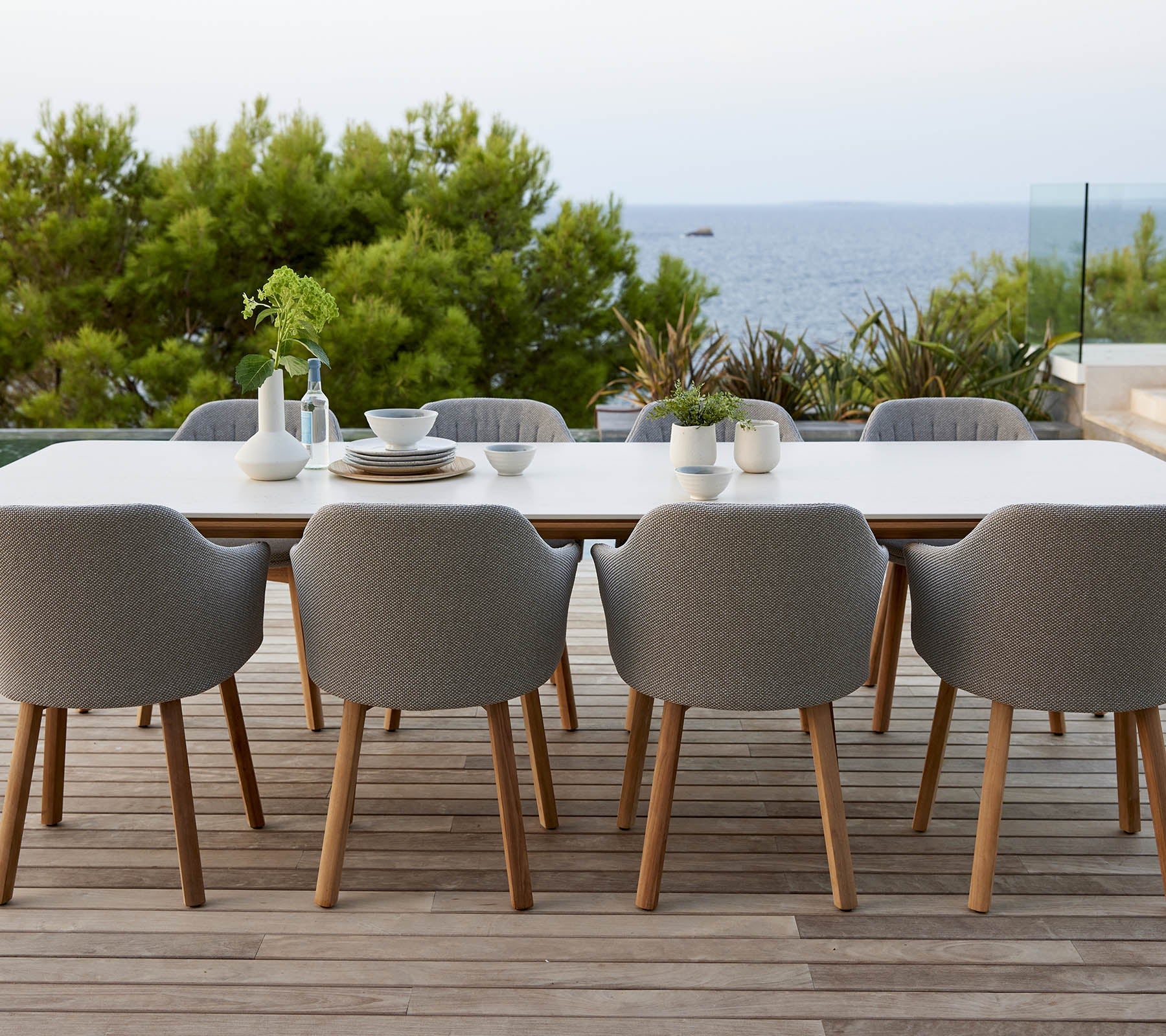https://cdn.shopify.com/s/files/1/0495/7500/2280/files/Choice_chair_aspect_table_1404_6bcb5bb6-49c1-4eb6-879c-45bcde583972.jpg?v=1750927396