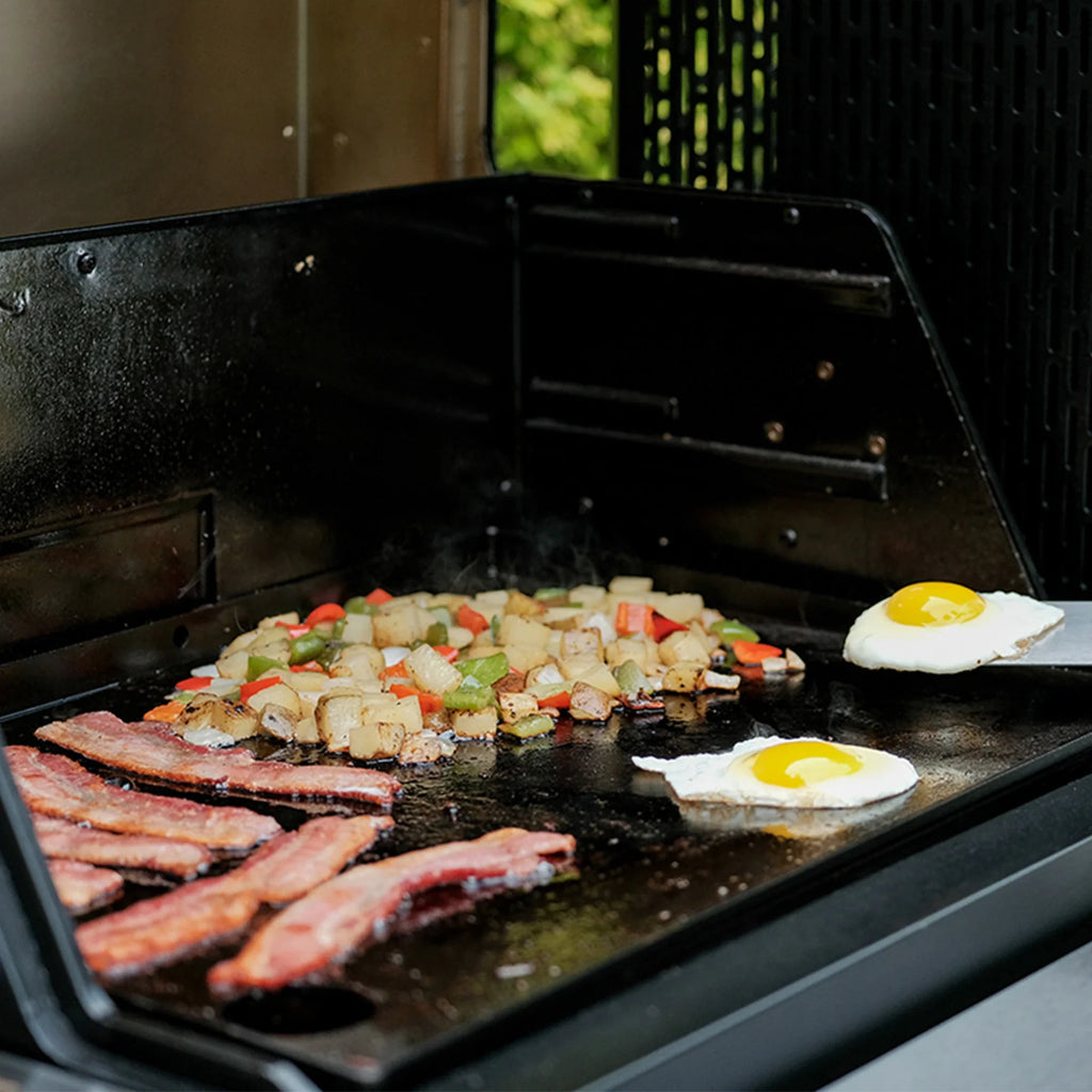 Masterbuilt Gravity Series 800 Digital Charcoal Griddle Grill Smoker