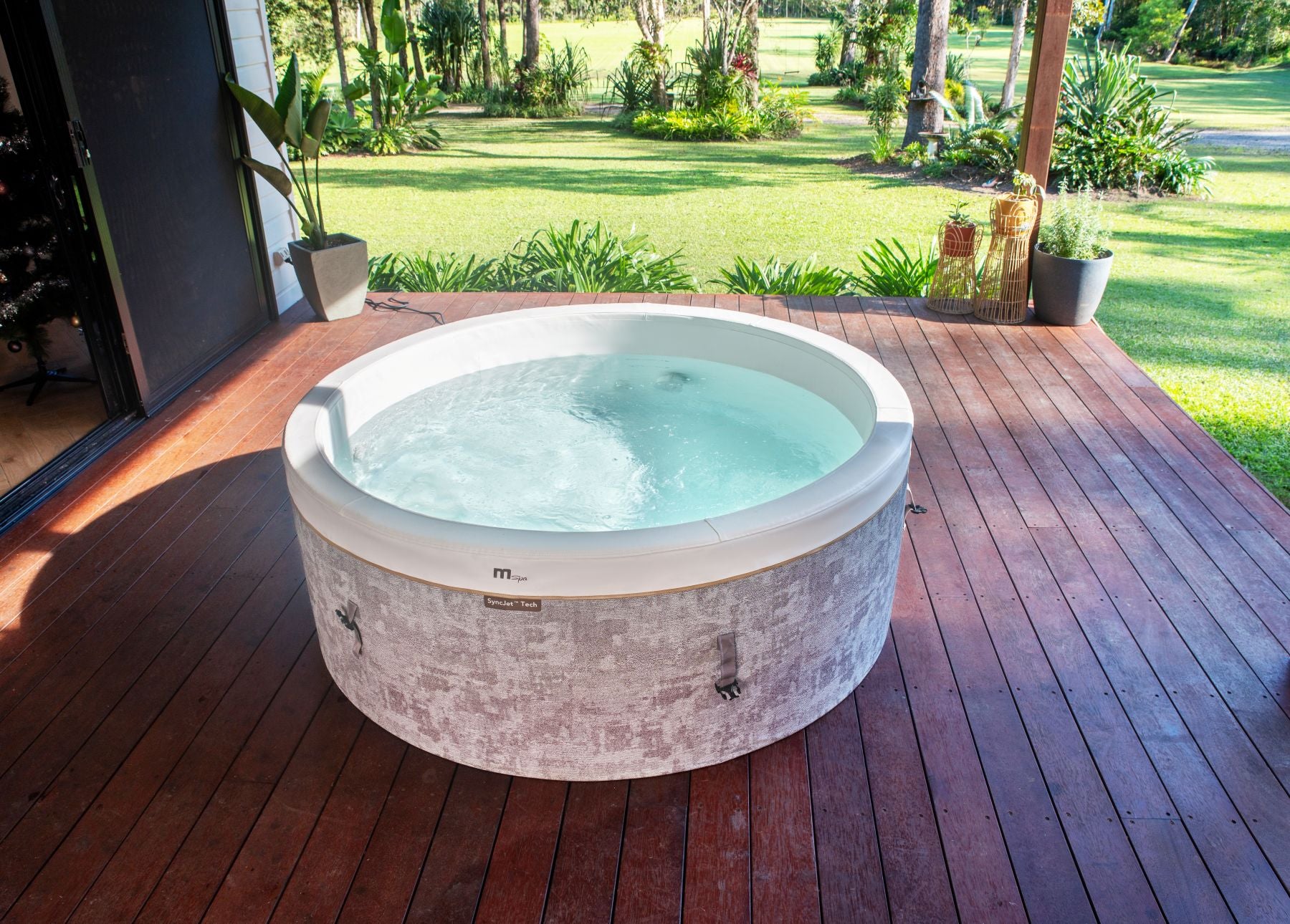 MSpa COCOON-ECO Inflatable Hot Tub 6 Person Thermal Insulation