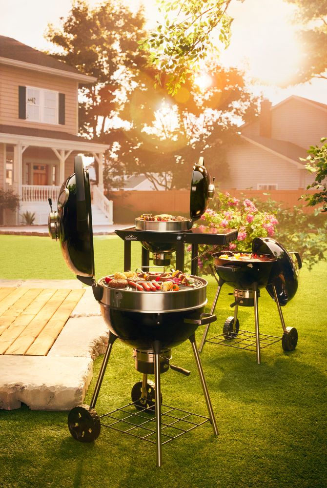 Napoleon Professional 22 Charcoal Kettle Grill PRO22K-LEG-3