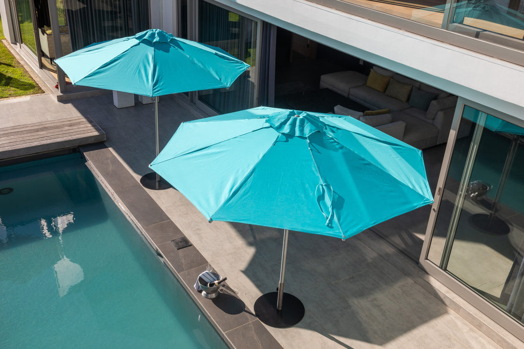 Woodline Pacific outdoor umbrella lifestyle